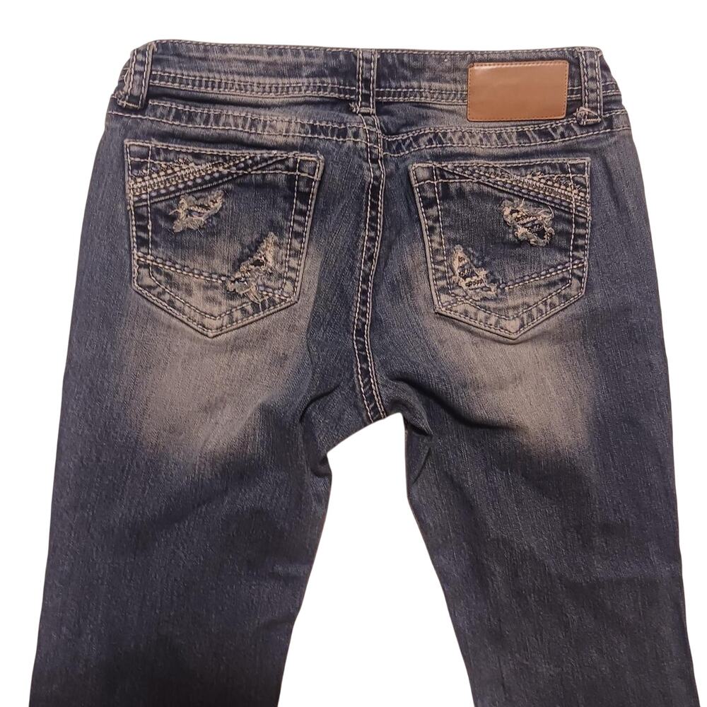 Size 30 y2k style lowrise embroidered distressed Charme of LA low rise jeans